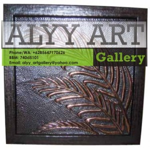 relief tembaga tulang daun