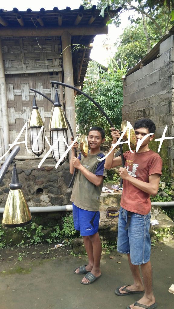 Lampu dinding ontong